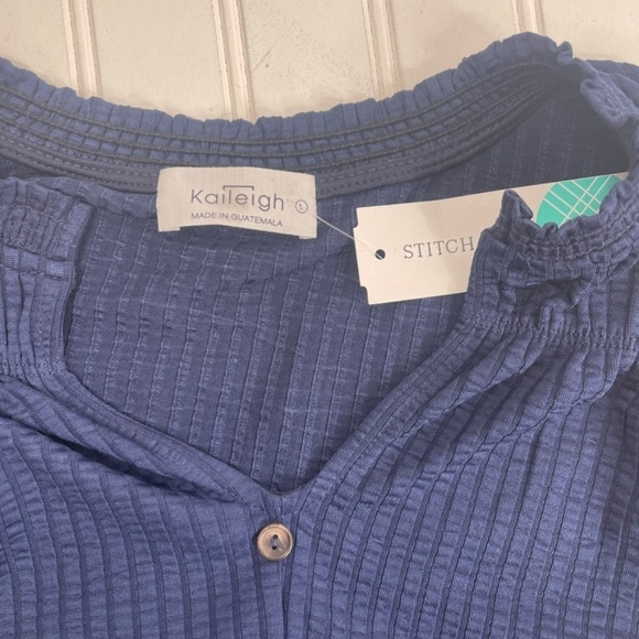 NWT Kaileigh Lev Ruffle Detail Knit Top Navy Large - Picture 6 of 9